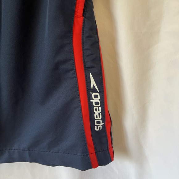 SPEEDO Mens L Swim Trunks Red Stripe Board Shorts Drawstring Lined Quick Dry - Picture 1 of 4
